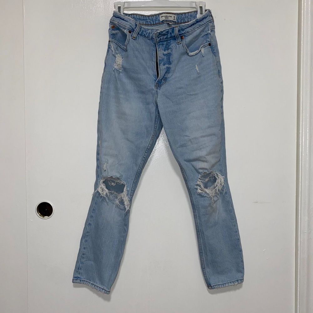 Abercrombie & Fitch (Curve Love) Skinny High Rise– Medium Light Wash– Size 25/0s